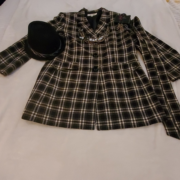 Knee Length Jacket - Picture 3 of 4